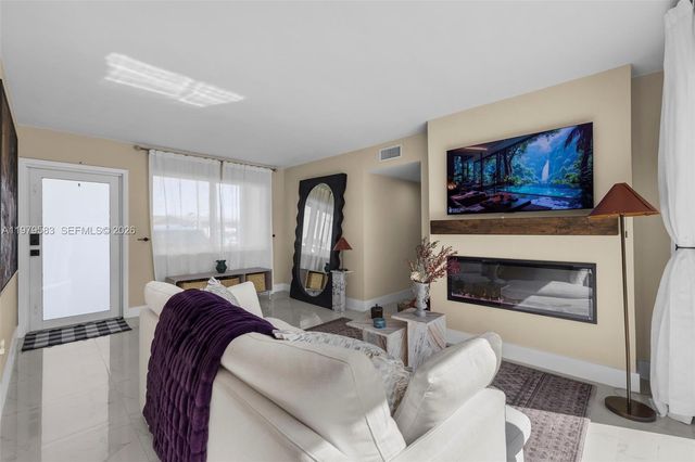 10750 SW 43rd Ln, Miami, FL 33165