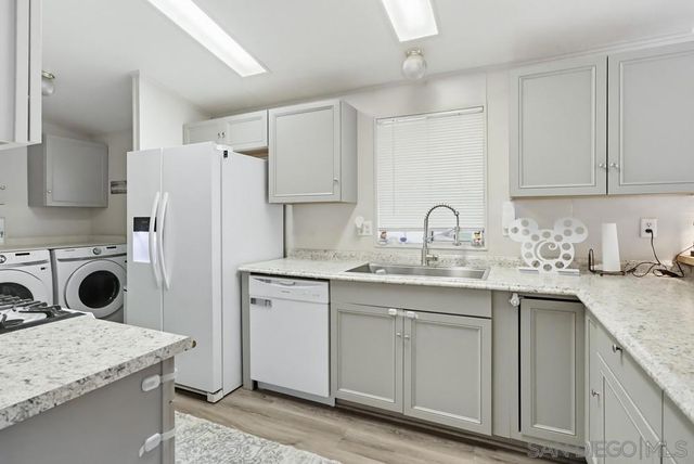 7908 Rancho Fanita Dr SPC 17, Santee, CA 92071