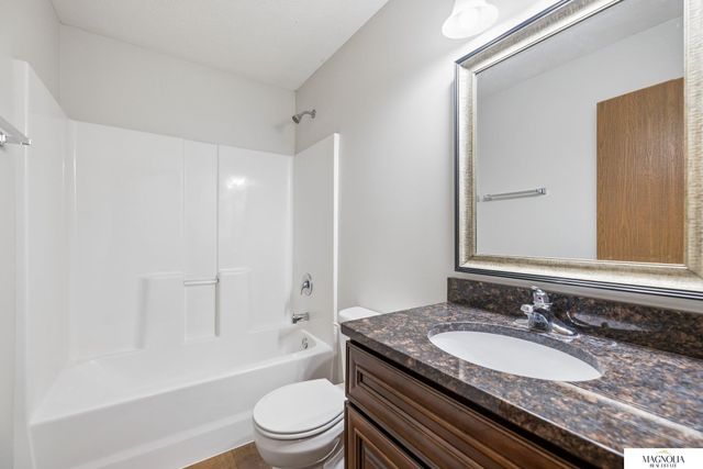 1120 Geranium Drive, Lincoln, NE 68521
