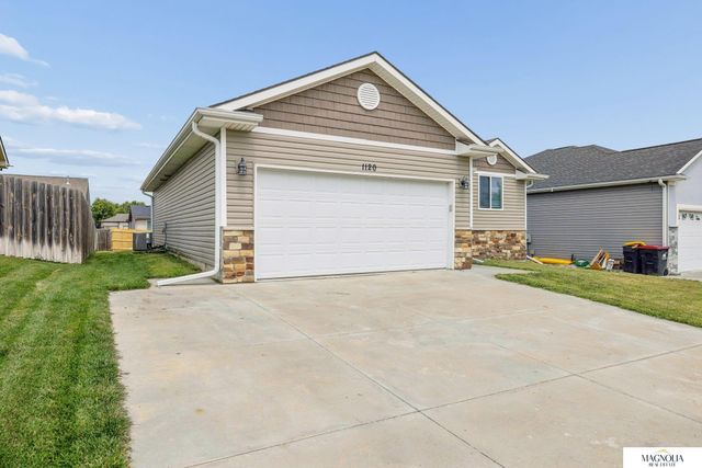 1120 Geranium Drive, Lincoln, NE 68521