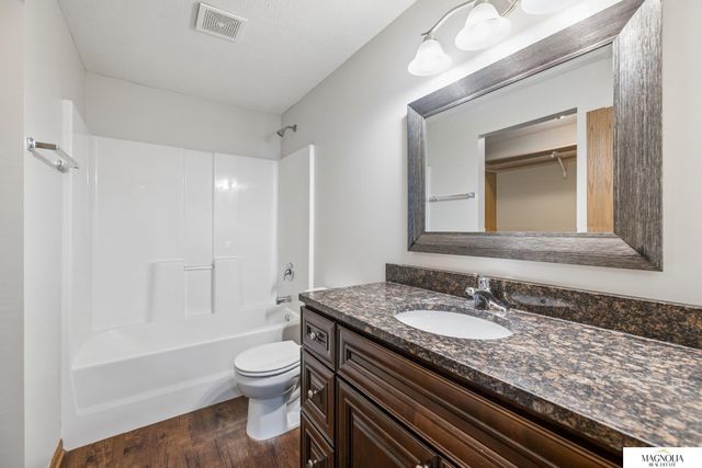 1120 Geranium Drive, Lincoln, NE 68521
