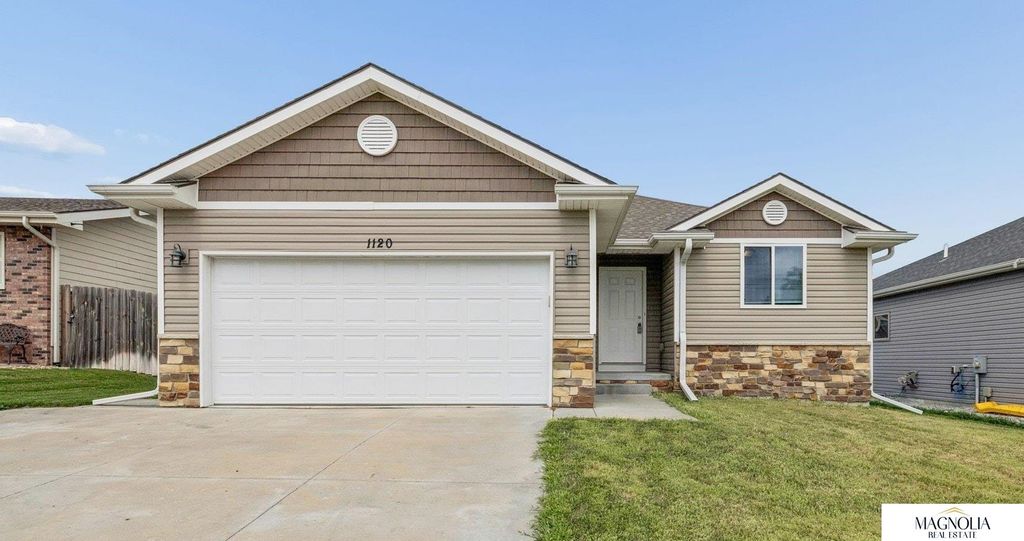 1120 Geranium Drive, Lincoln, NE 68521