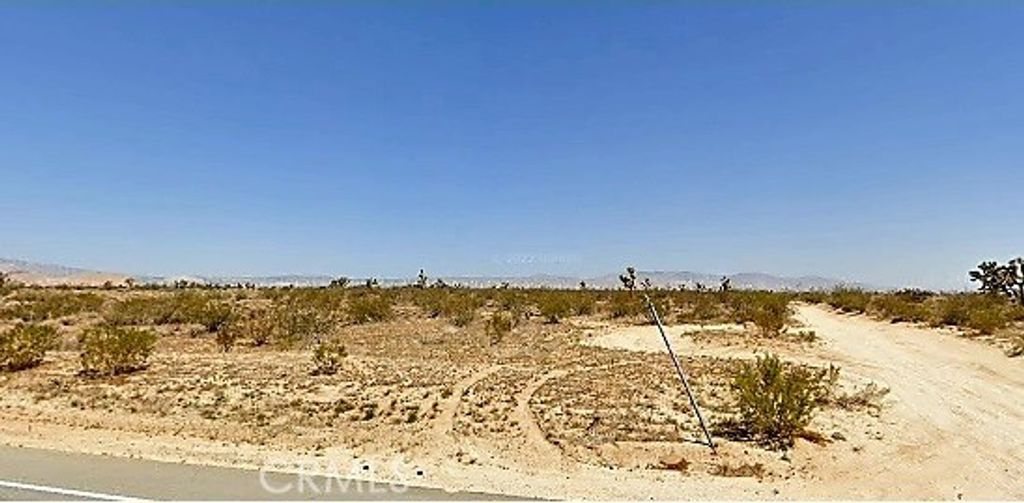 Image 2 of property listing at 5201 Backus Road, Mojave, CA 93501