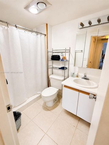 3375 N Country Club Dr 407, Aventura, FL 33180