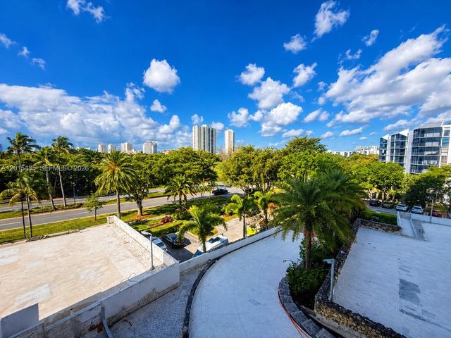 3375 N Country Club Dr 407, Aventura, FL 33180