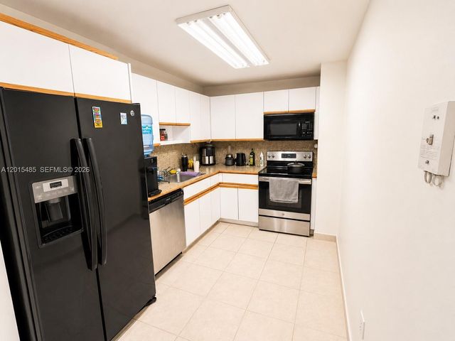 3375 N Country Club Dr 407, Aventura, FL 33180