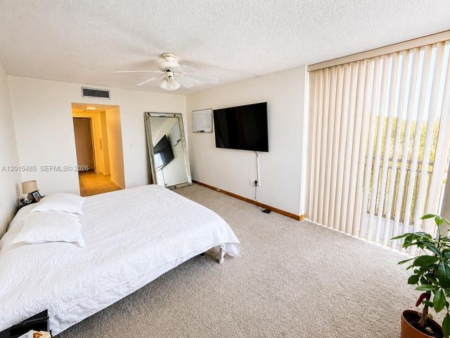 3375 N Country Club Dr 407, Aventura, FL 33180