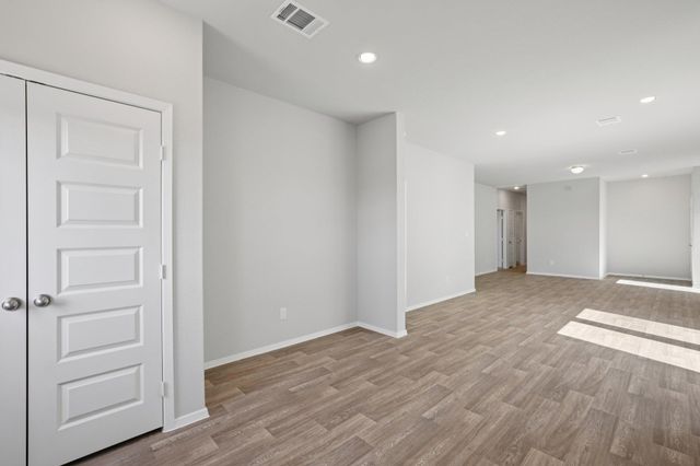 134 Summer DR, Elgin, TX 78621