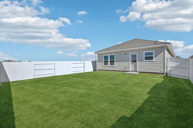 134 Summer DR, Elgin, TX 78621