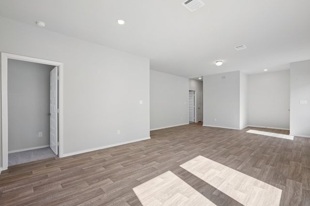 134 Summer DR, Elgin, TX 78621