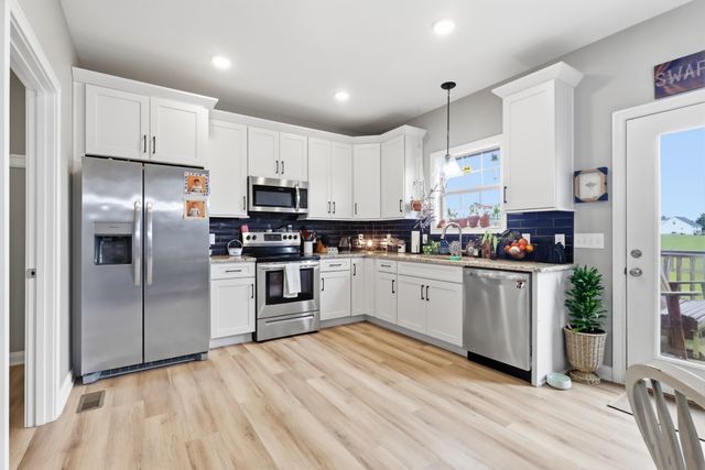 731 Mount Vernon Rd, Bethpage, TN 37022