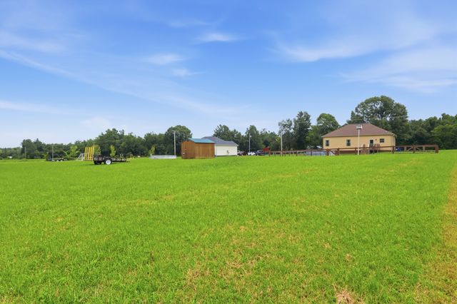 731 Mount Vernon Rd, Bethpage, TN 37022