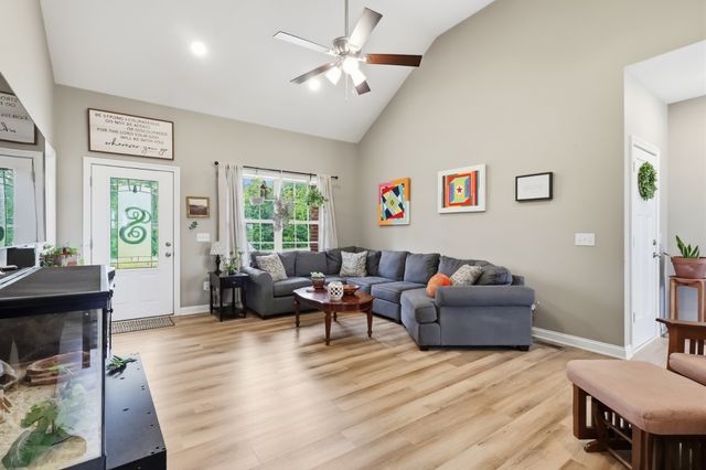 731 Mount Vernon Rd, Bethpage, TN 37022