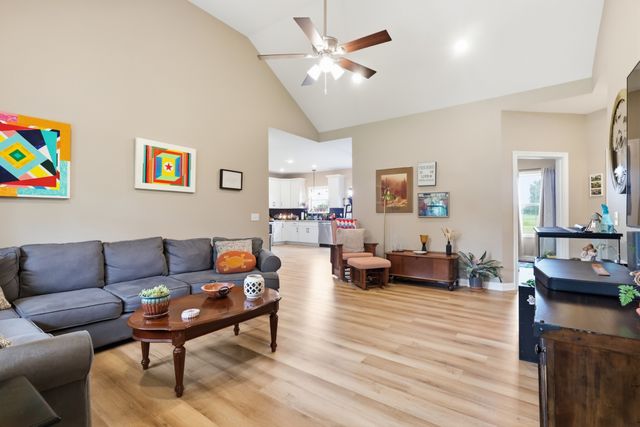 731 Mount Vernon Rd, Bethpage, TN 37022