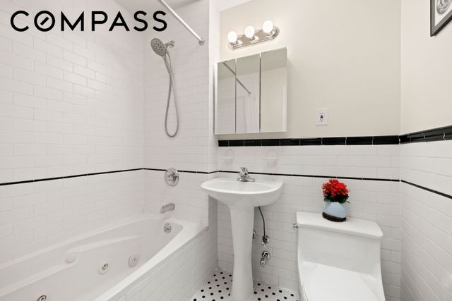 370 St Nicholas Avenue PH5B, New York City, NY 10027