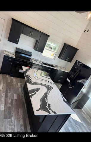 2138 Jock Rd, Bee Spring, KY 42207