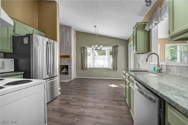 1872 Candlewood Drive, Avon, OH 44011