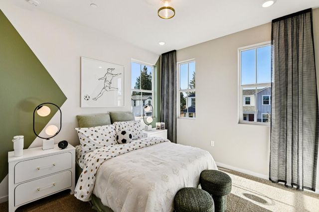 8631 Starburst Way, Sacramento, CA 95823