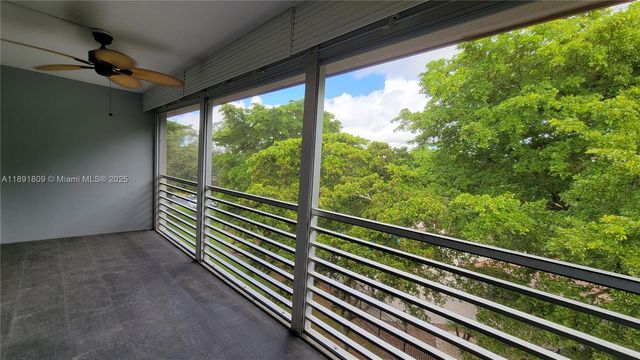 2003 Granada Dr E4, Coconut Creek, FL 33066