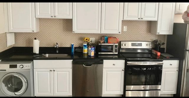 3345 N Marshfield Avenue 201, Chicago, IL 60657