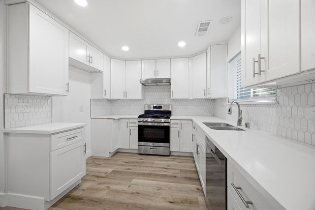 123 E Berkeley Avenue, Tulare, CA 93274