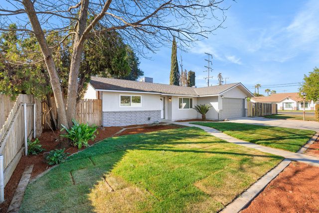 123 E Berkeley Avenue, Tulare, CA 93274