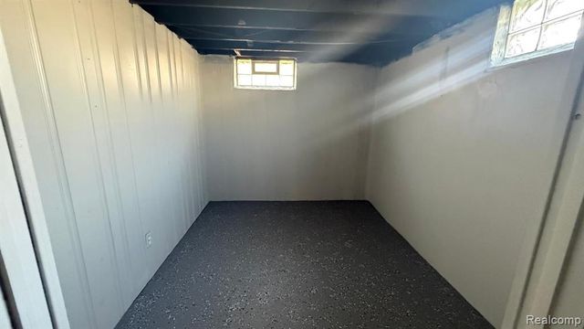 29614 Rosslyn Avenue, Garden City, MI 48135