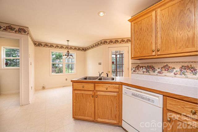 3410 Overbrook Drive, Conover, NC 28613