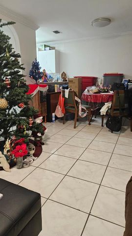 1471 W 43rd Pl 302, Hialeah, FL 33012