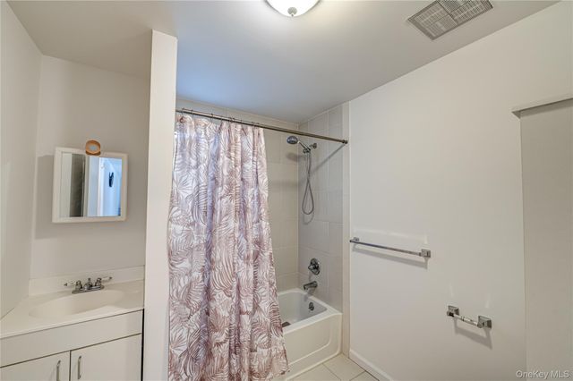 27 El Camino Court 27, Coram, NY 11727