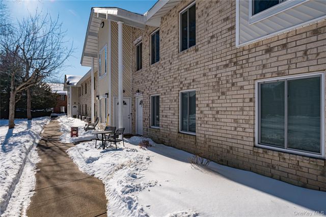 27 El Camino Court 27, Coram, NY 11727