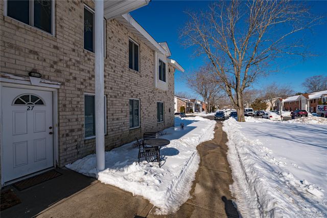 27 El Camino Court 27, Coram, NY 11727