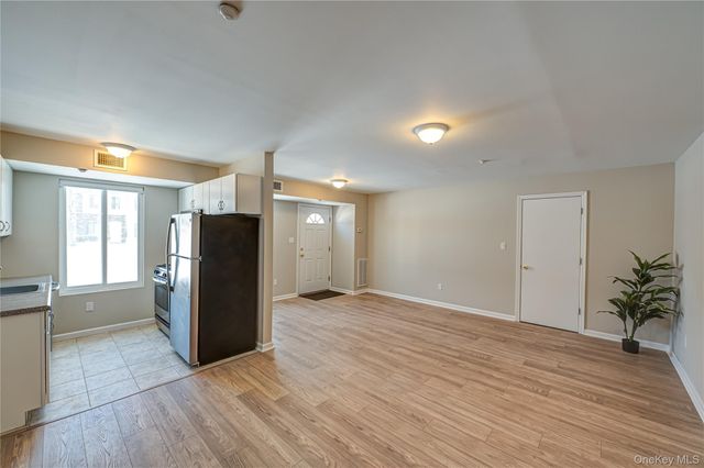 27 El Camino Court 27, Coram, NY 11727