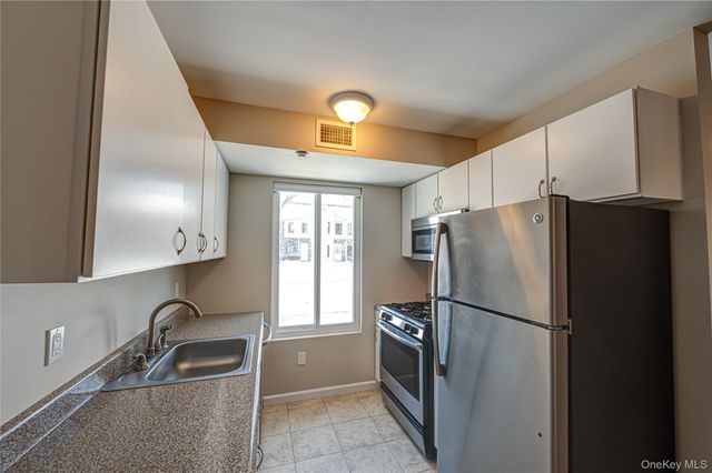 27 El Camino Court 27, Coram, NY 11727