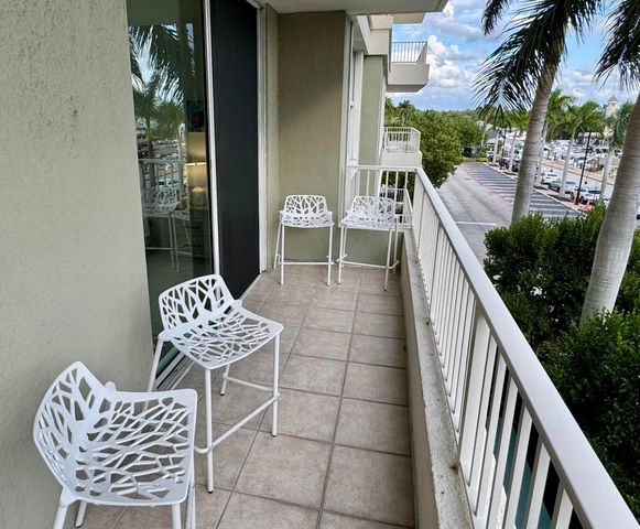 625 Casa Loma Boulevard 304, Boynton Beach, FL 33435