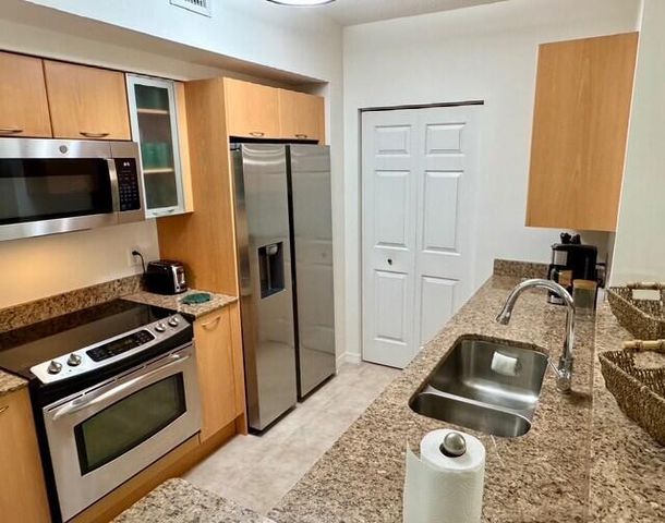 625 Casa Loma Boulevard 304, Boynton Beach, FL 33435