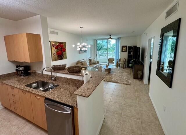 625 Casa Loma Boulevard 304, Boynton Beach, FL 33435