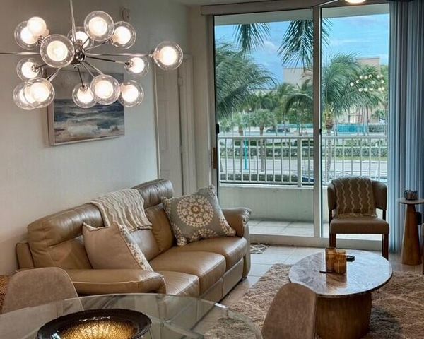 625 Casa Loma Boulevard 304, Boynton Beach, FL 33435