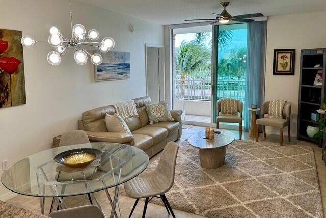 625 Casa Loma Boulevard 304, Boynton Beach, FL 33435