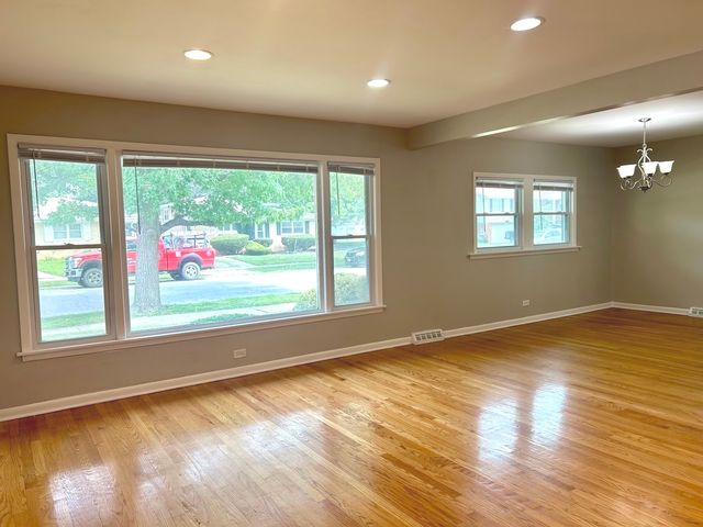 529 E 166th Place, South Holland, IL 60473