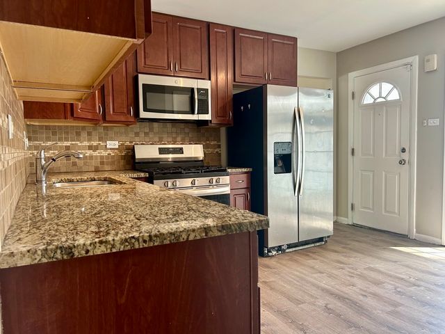 529 E 166th Place, South Holland, IL 60473