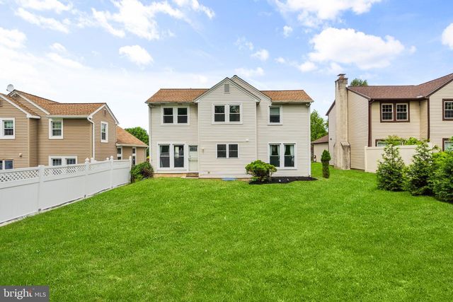 26 PEBBLE DR, Horsham, PA 19044