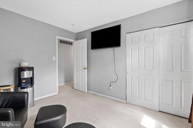 26 PEBBLE DR, Horsham, PA 19044