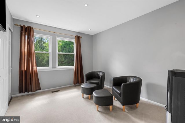 26 PEBBLE DR, Horsham, PA 19044