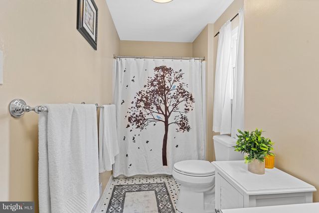 26 PEBBLE DR, Horsham, PA 19044