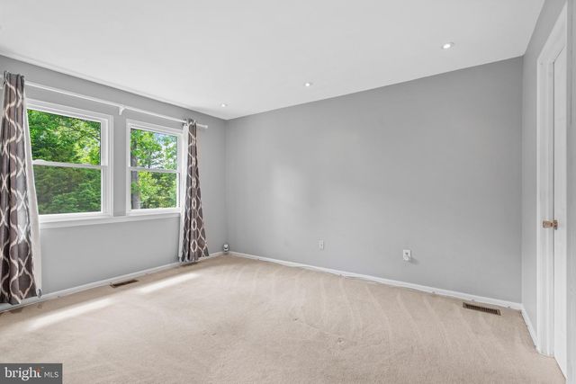 26 PEBBLE DR, Horsham, PA 19044