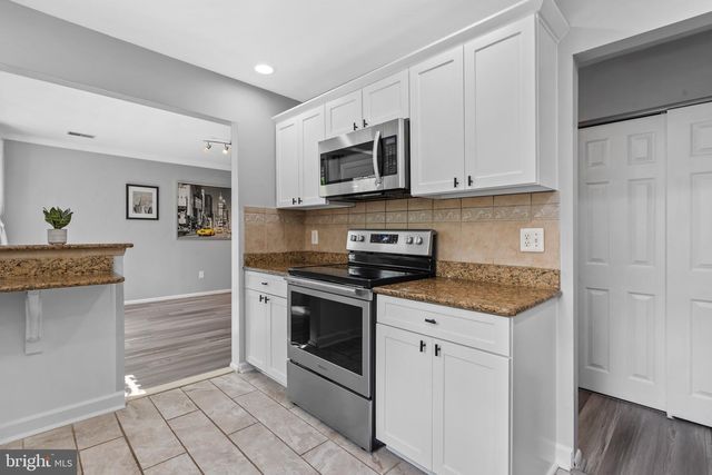 26 PEBBLE DR, Horsham, PA 19044
