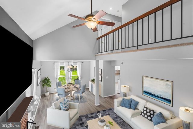 26 PEBBLE DR, Horsham, PA 19044
