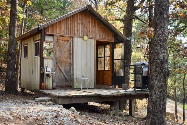 1350 Backwoods Rd, Cedarcreek, MO 65627