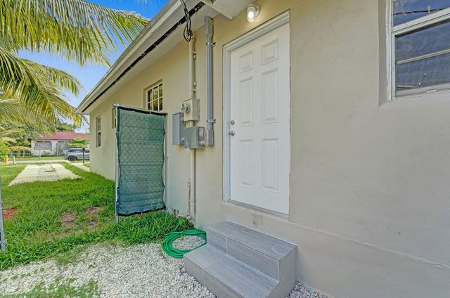 435 NW 82nd Terrace 2, Miami, FL 33150